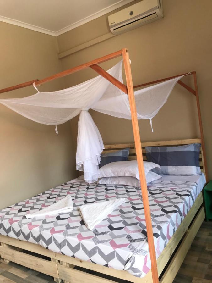 L&J Modern Backpackers Kinondoni Bed & Breakfast Dar es Salaam Exterior photo